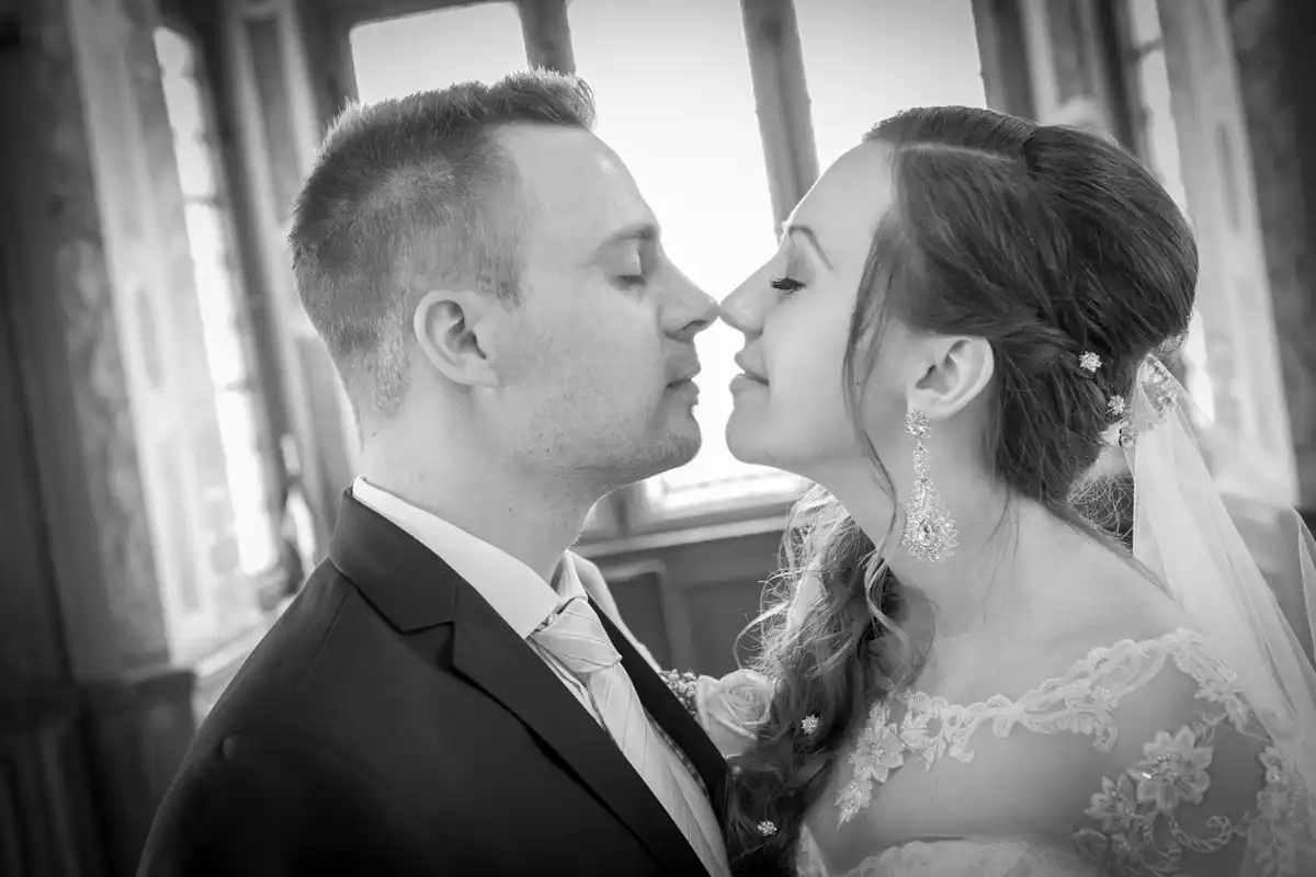 standesamt-nasenkuss